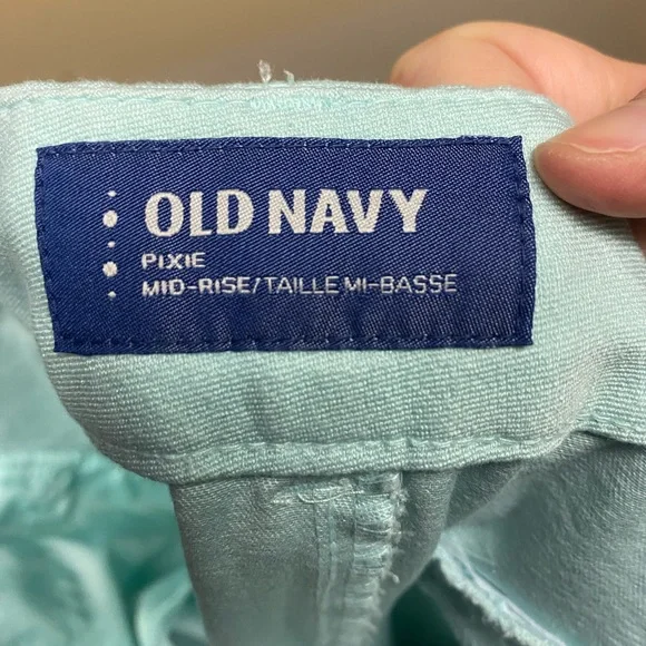 2/$30⚡️- PANTS | Women’s Old Navy pixie pants size 8 - Picture 2 of 4